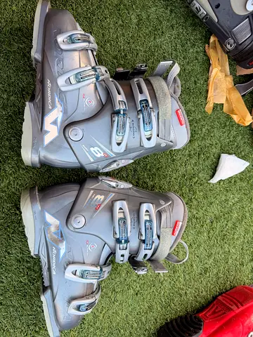 Salomon Women's Ski Boots Size 8 - Good Condition