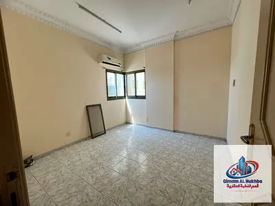 If you appreciate tranquility and need a location that makes getting around easy, this spacious one-bedroom apartment (with a living room) in Jubail i