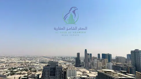 ثلاث غرف وصالة للإيجار السنوي في التعاون، برج جديد فندقي، تشطيب فندقي، ثلاث غرف ماستر، إطلالات بانورامية، بلكونة، جيم ومسبح وموقفين  تتميز الشقة