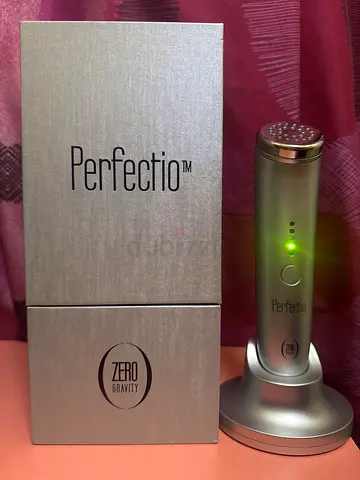 Perfe ctio Zero Gravity handheld facial microdermabrasion device - like new