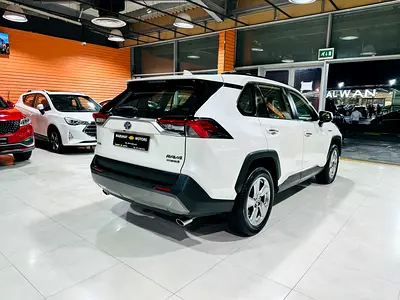 2024 Toyota RAV 4 — фото 6
