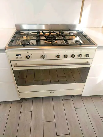 Smeg white top gas + electric oven cooker 90cm