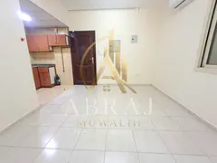 Luxury Big size saprt kitchen studio close to road side available