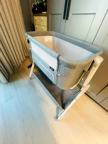 Giggles Watson Adjustable Side Bassinet with Glide Function – 2 Months Used
