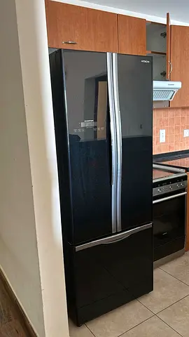 Hitachi 550 Liter Side by Side Refrigerator, Bottom Freezer, Inverter Control, Color Glass Black Mod