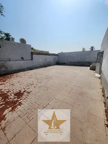Spacious Traditional Family Home | 3BR Arabic House with Large Courtyard & Split AC Behind Istanbul