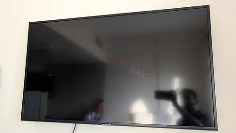 samsung 4k led tv 43 inch in full working condition with wall mount