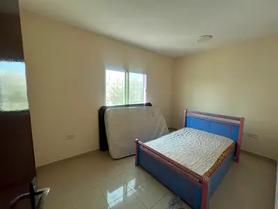 منطقة ملائمة يسهل منها الوصول إلى الشارقة والطرق الرئيسية.