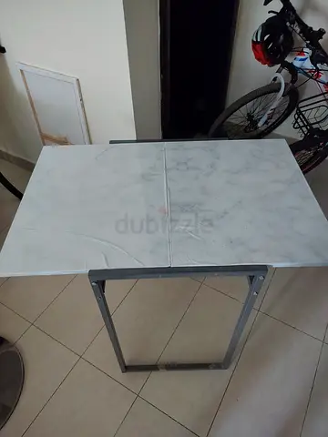 Extendable IKEA Small Table