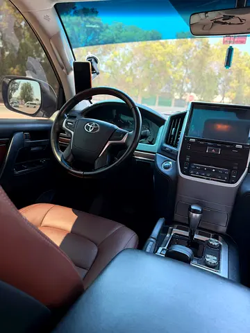 2018 Toyota LAND CRUISER — фото 16