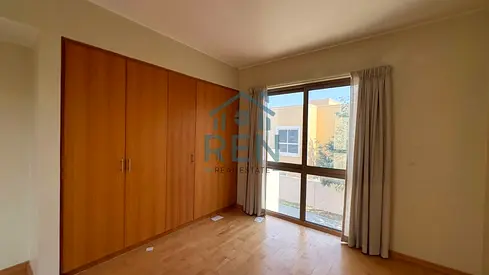 3 Floor Villa| Vacant | Prime location