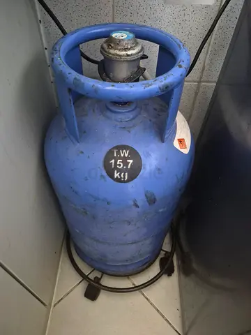 Gas cylinder