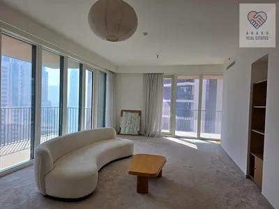 Upgraded 3BR / Prime Location Downtown / Recently Renovated / High Floor