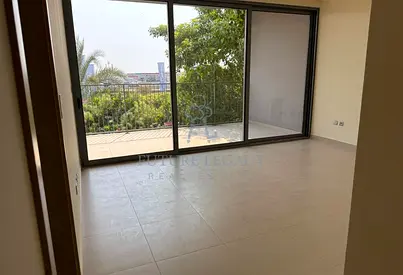 SPACIOUS 4 BEDROOM VILLA l W/ LARGE GARDEN l READY