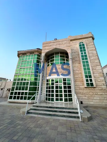 For sale: Distinctive villa in Al-Ramaqiyah | 13,200 sq ft | Excellent location behind the mosque and park