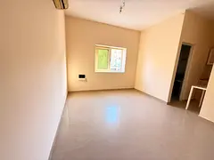 BIG SIZE STUDIO SEPRATE KITCHEN NEAR TO GALAXY SUPERMARKET IN MUWAILEH