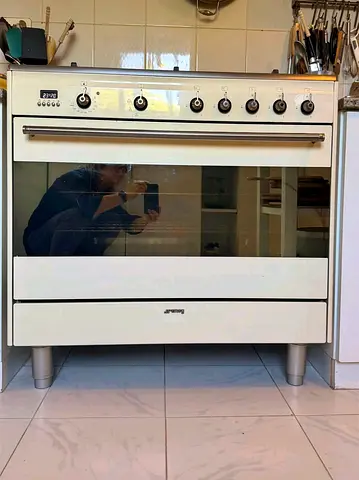 Smeg 90Cm Cream Gas/Electric Cooker, Ssa91Map9 126L Gross Oven Capacity -