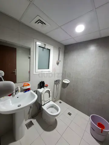 2 bhk flat for one room attached bathroom sharing executive bachelors for ladies available