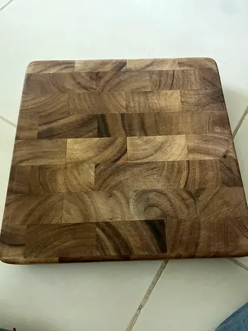 Acacia Wood Chopping Board (New in Box)