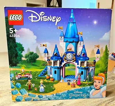 LEGO Disney Princess Cinderella Castle 43206 - New/Sealed (5+)