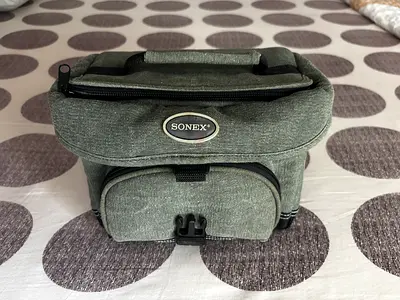 Sonex small green camera bag - compact protective case