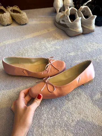 Women's ballet flats