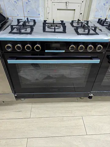 Bosch series 8 cooking range 5 burnr gass cooker new model slightly used