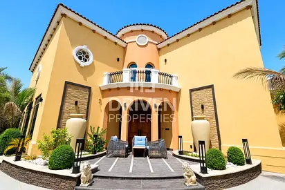 Spacious Family Home | Huge Corner Plot | Vacant