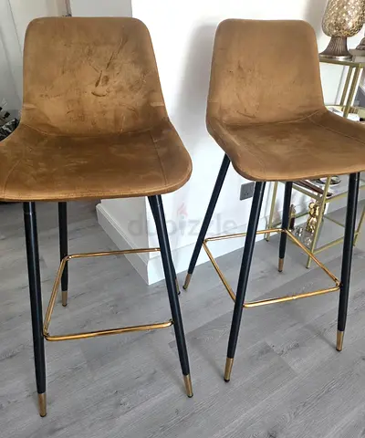 Set of 2 Velvet Bar Stools with Gold Accents - Brown 100 aed for set