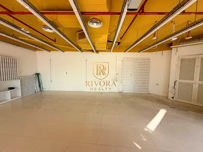 SHOP I PRIME LOCATION I HIGH VISIBILITY
