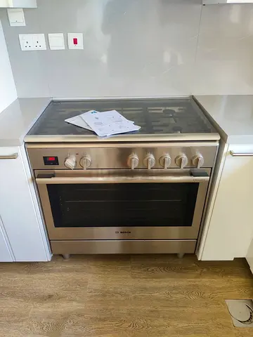 Bosch series8 stainless steel freestanding gas cooker with oven (good condition)