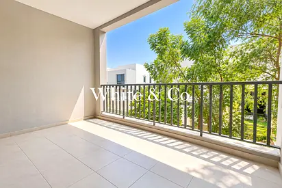 VACANT | 4 BED + MAIDS | SPACIOUS UNIT
