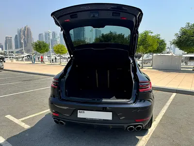 2018 Porsche MACAN thumbnail 11
