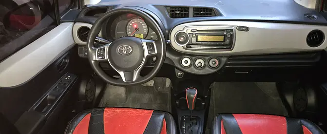 2012 Toyota YARIS — фото 9