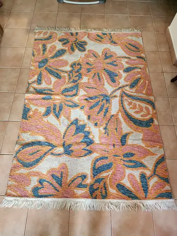 Floral Area Rug with Fringed Edges - Good Condition
