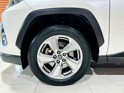 2024 Toyota RAV 4 — фото 13