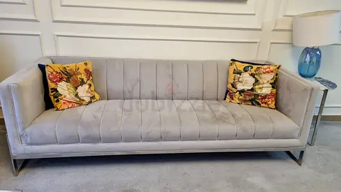 Light grey velvet 3-seater sofa with metal legs