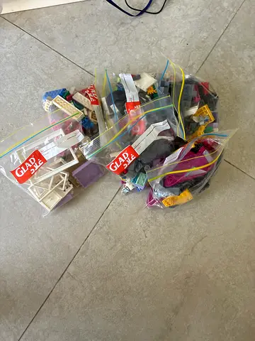 Mixed Lego-compatible Bricks and Mini Figures - Bagged Pieces (Lot)