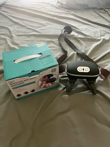 Shoulder and Neck Massager with Heat - Used once