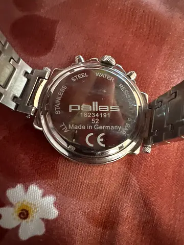 ساعة Pallas كرونوغراف ألمانية أصلية ذهبي
وفضي حالة ممتازة