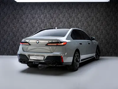 صورة 4 لـ 2025 BMW 7-SERIES