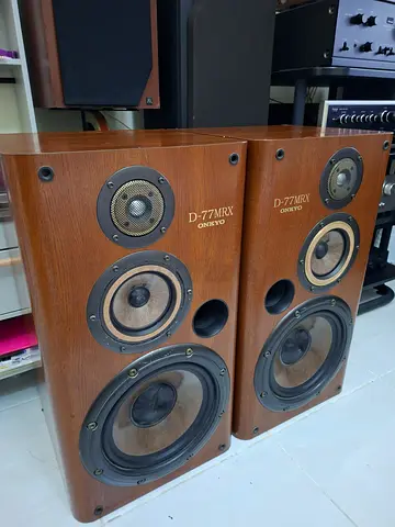 Onkyo D-77MRX vintage speaker.