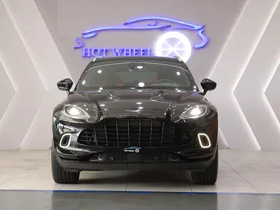 2022 Aston Martin DBX 照片 2