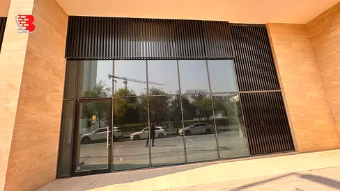 Near to Circle Mall | Spacious | High Footfall