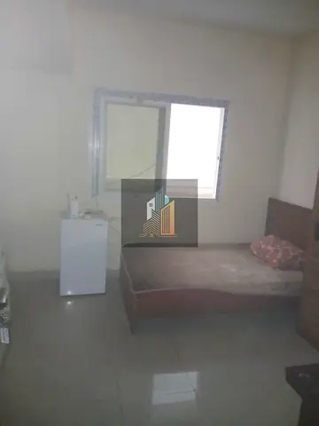NEAR LULU,NEAT AND CLEAN FAMILY BUILDING APPARTMENT NEAR KACHA PARKING