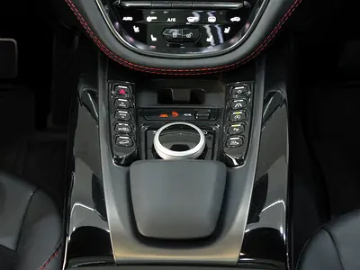 2022 Aston Martin DBX 缩略图 16