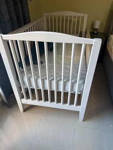 White Wooden Pottery Barn Baby Crib - Good Condition
