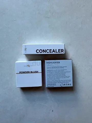 New Unopened Concealer, Highlighter & Powder Blush Set