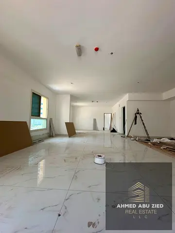 Very spacious unit suitable for all commercial activities; features one bathroom, a large kitchen, and two partitioned offices. Includes one month fre