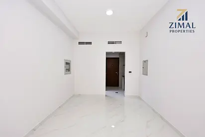 Spacious Studio Apartment in Hor Al Anz | Near Metro | Prime Location